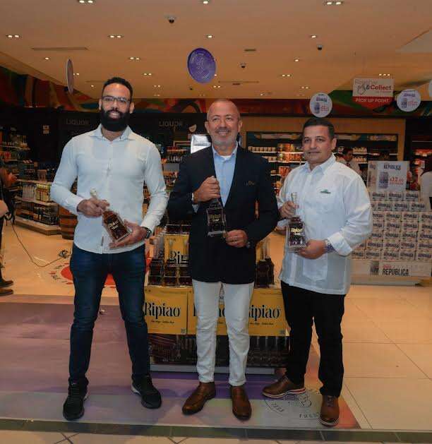 Presentan en Santiago “Ripiao”, nuevo ron homenaje a la música típica de RD