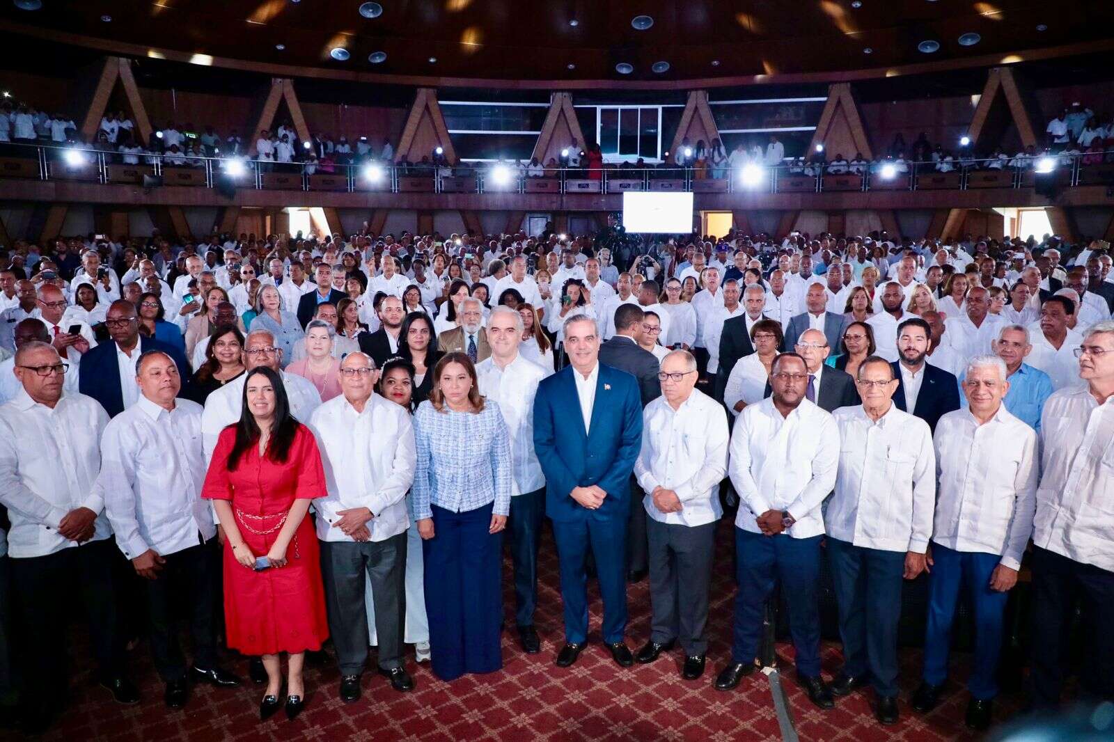 Presidente Abinader firma pacto con sindicatos para fortalecer diálogo social y cambios favorables a trabajadores