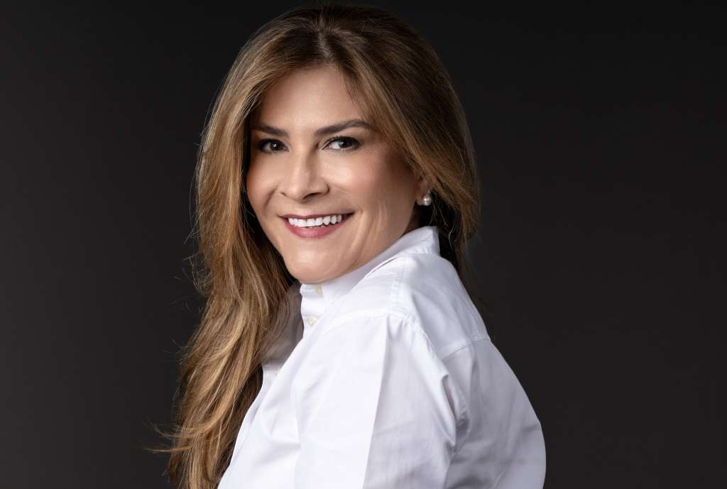 Carolina Mejía vota y llama a los ciudadanos a hacer lo mismo