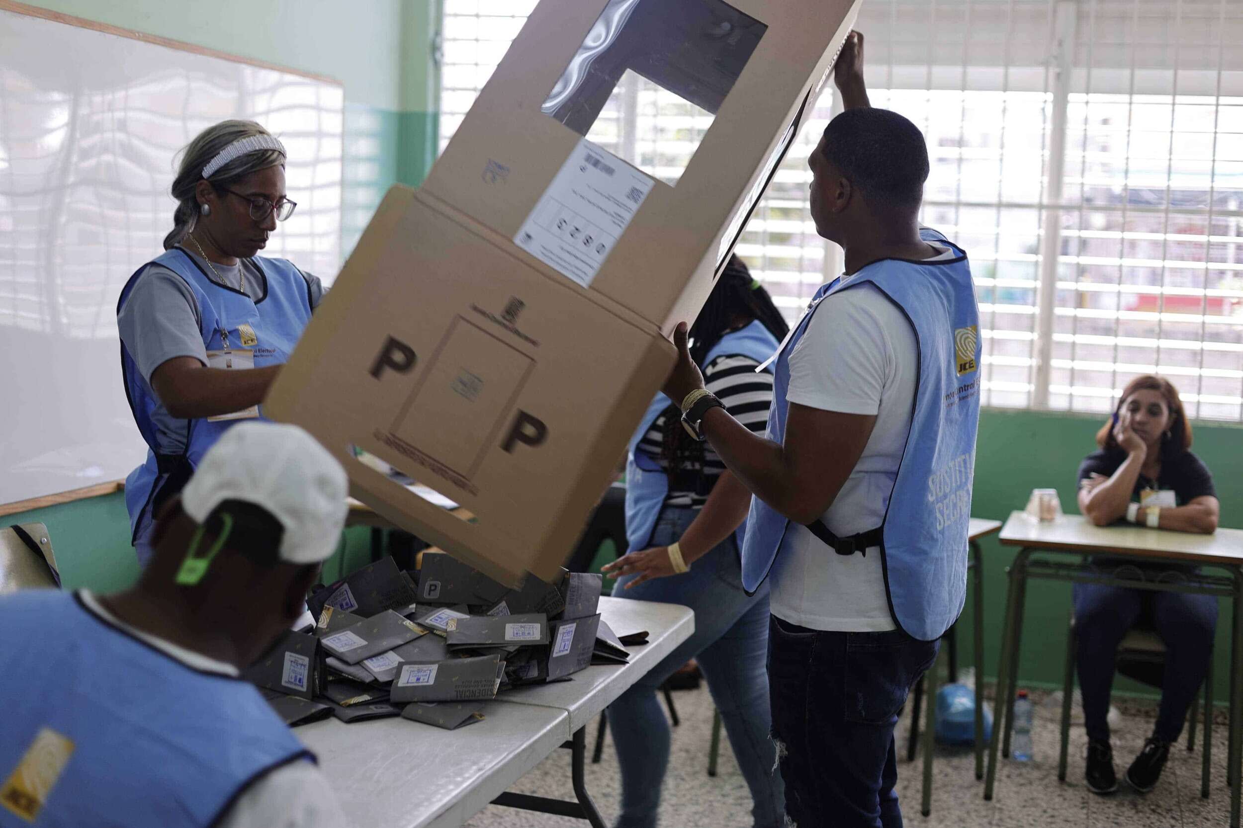 ¡Inicia el conteo! recintos de votación cierran sus puertas
