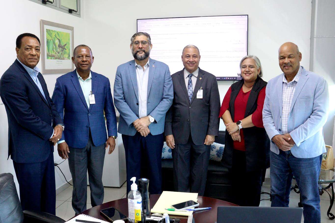 Medio Ambiente valora interés del Codia en mejorar procesos de permisología
