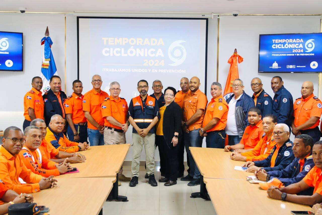 Defensa Civil socializa con provinciales “Plan Operativo, Temporada Ciclónica 2024”