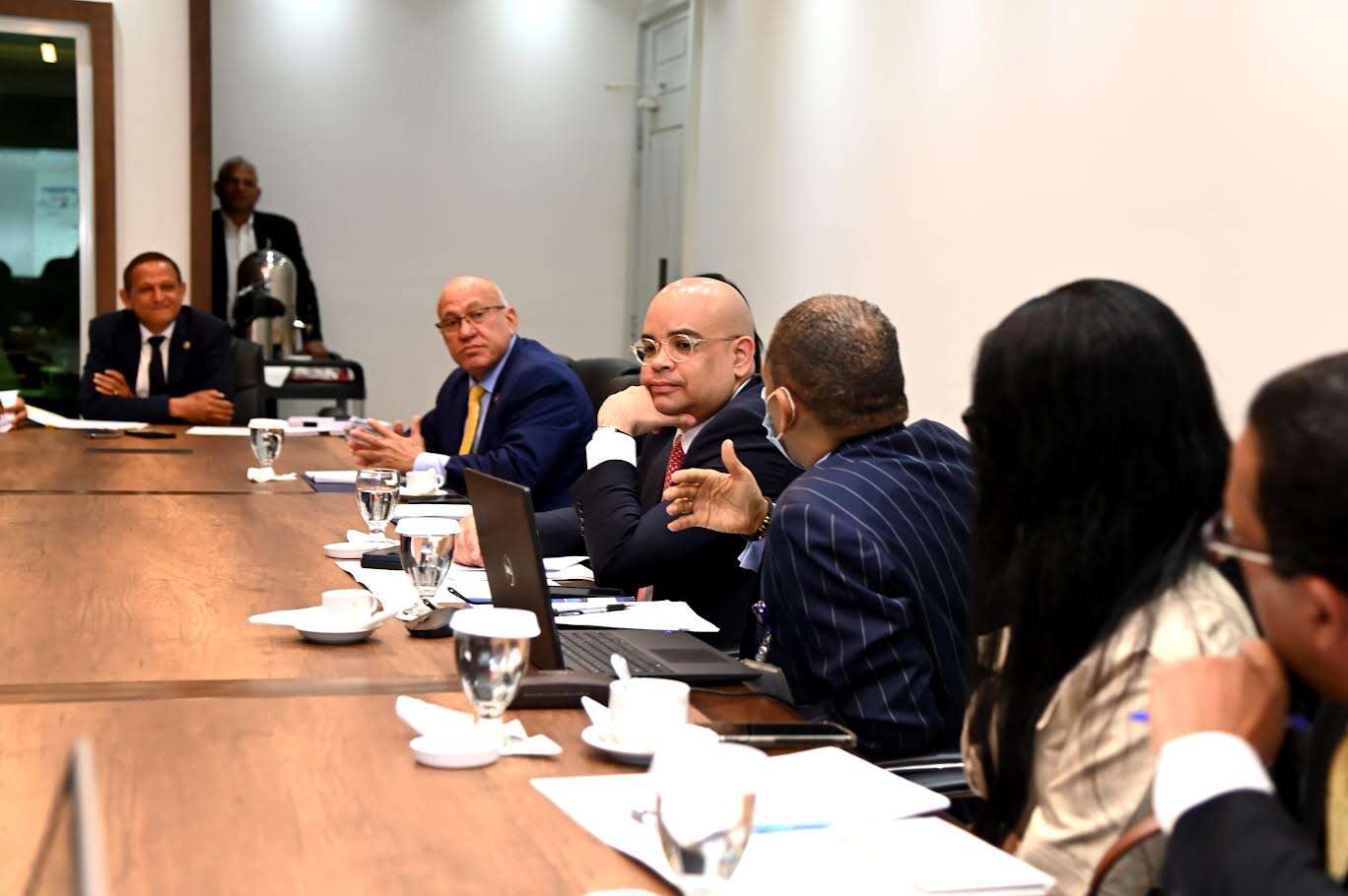 Diputados y funcionarios dialogan sobre Sistema de Garantías Recíprocas para Mipymes