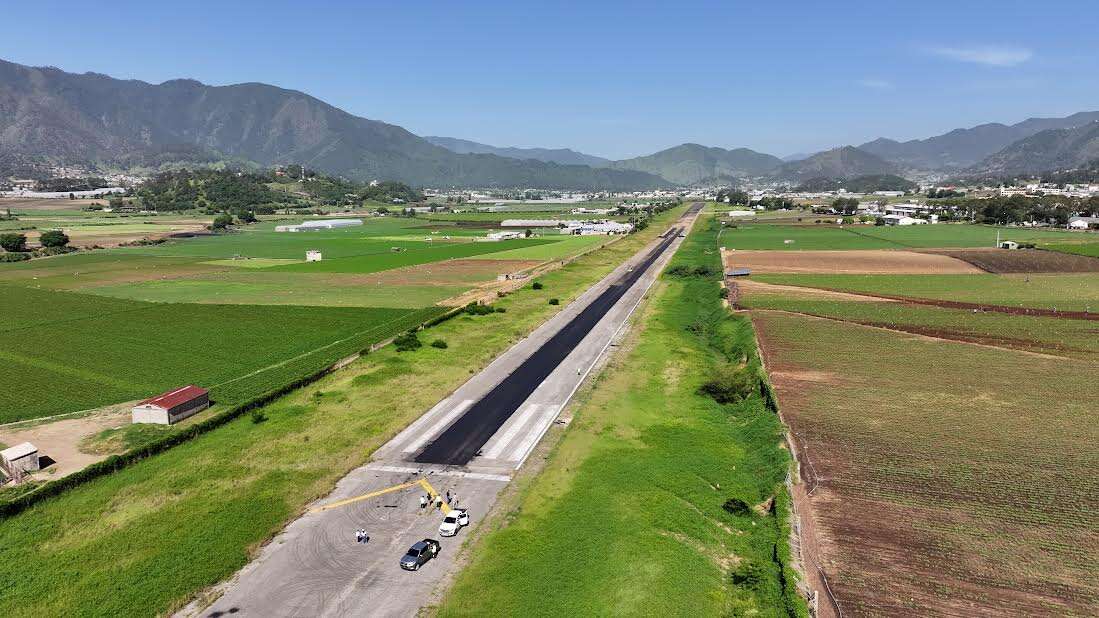 Director DA evalúa daños por lluvias en aeropuerto Constanza