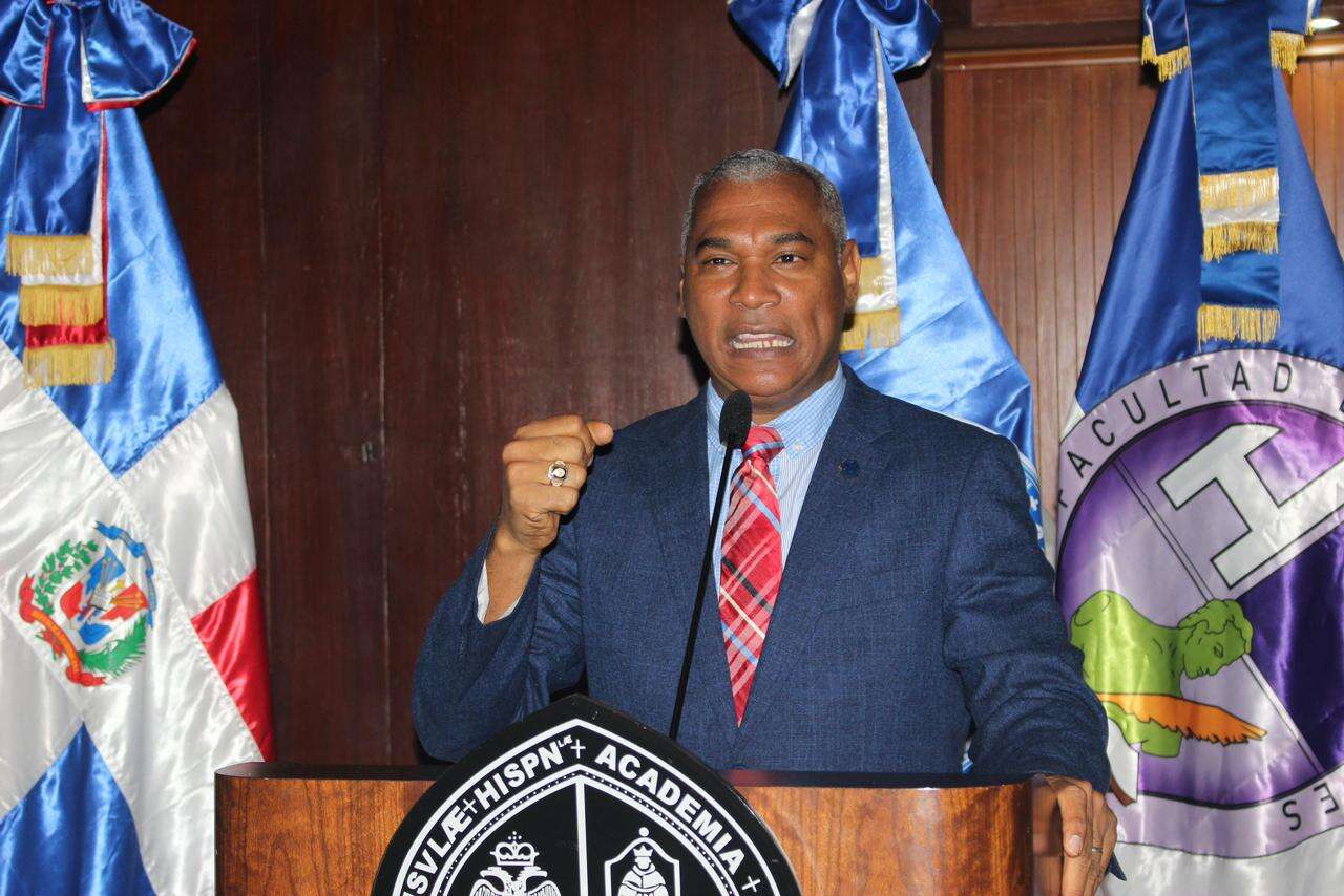 Decano UASD anuncia 78 aniversario de la Facultad de Humanidades