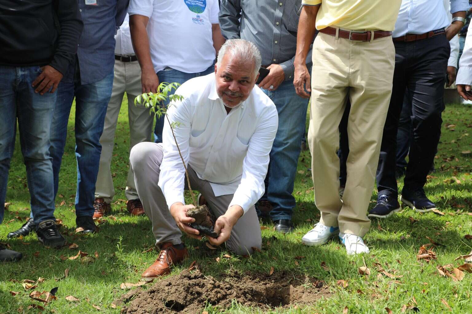 Egehid promete seguir apoyo a plan de reforestación en Jarabacoa
