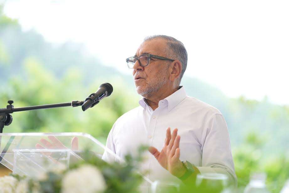 Energía y Minas electrifica hogares con paneles solares en El Seibo