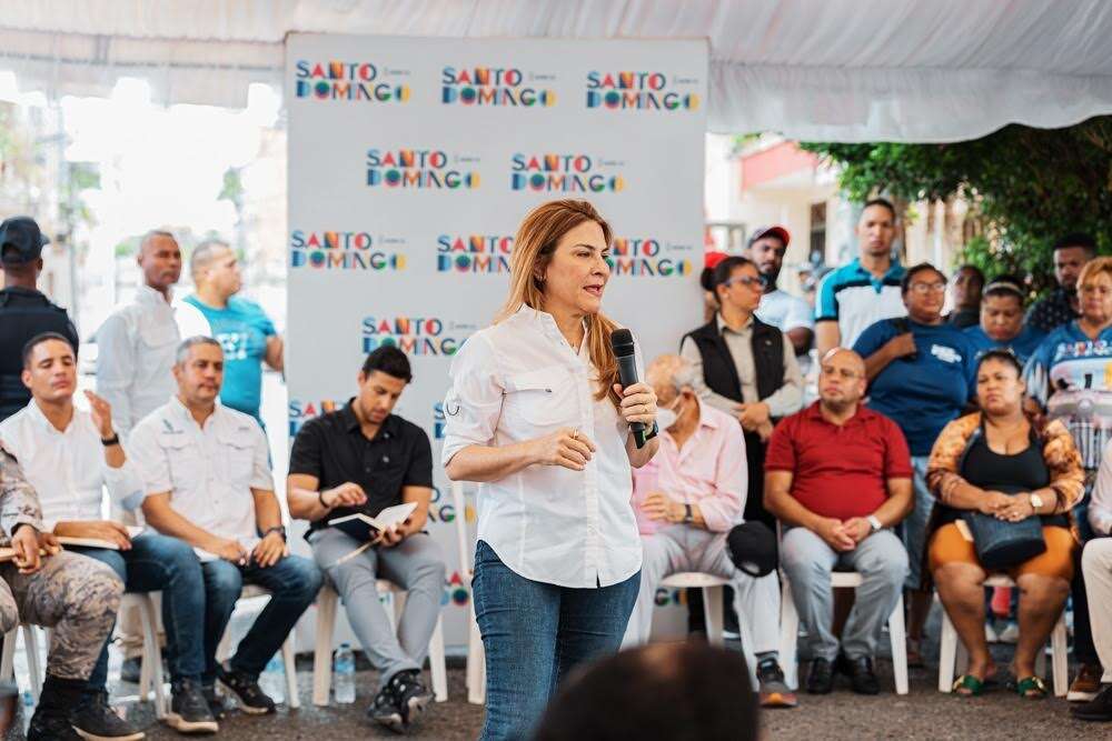 Carolina Mejía lleva la alcaldía al barrio 24 de Abril