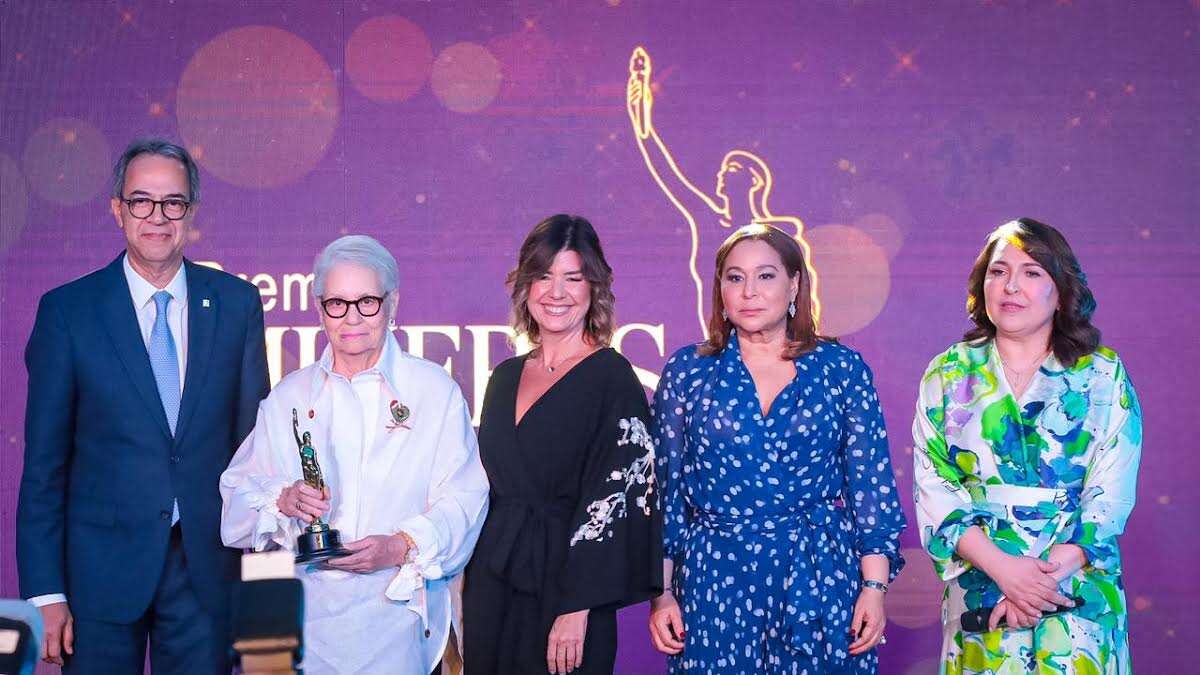 Gala del Premio Mujeres que Inspiran reconoce a cinco grandes profesionales