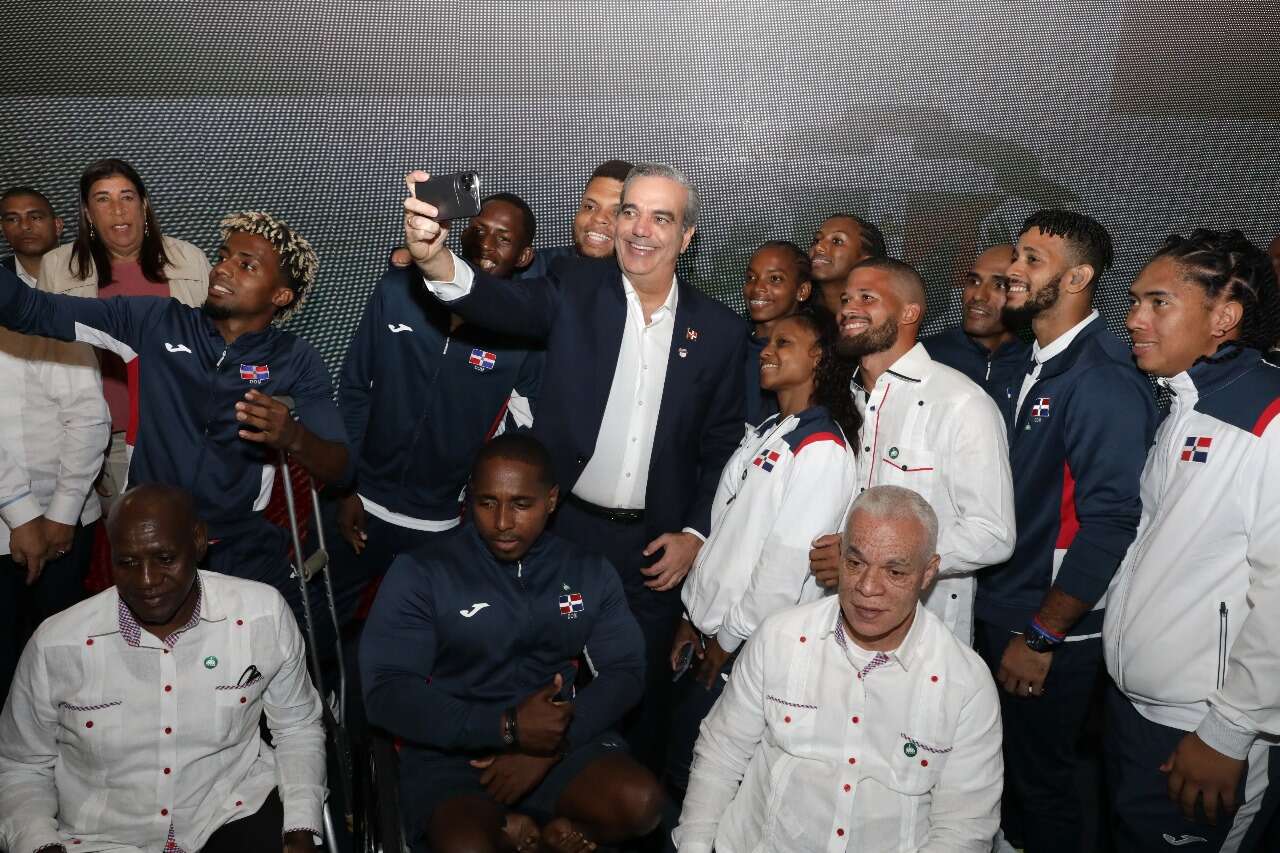 Presidente Abinader despide a 57 atletas dominicanos rumbo a las Olimpiadas de París 2024