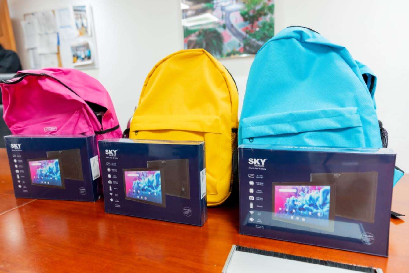 ADN agradece apoyo del Banco Popular y Propagas en Plásticos por Escolares