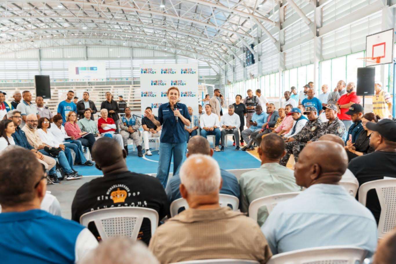 Alcaldesa Carolina Mejía lleva la alcaldía a La Ciénega