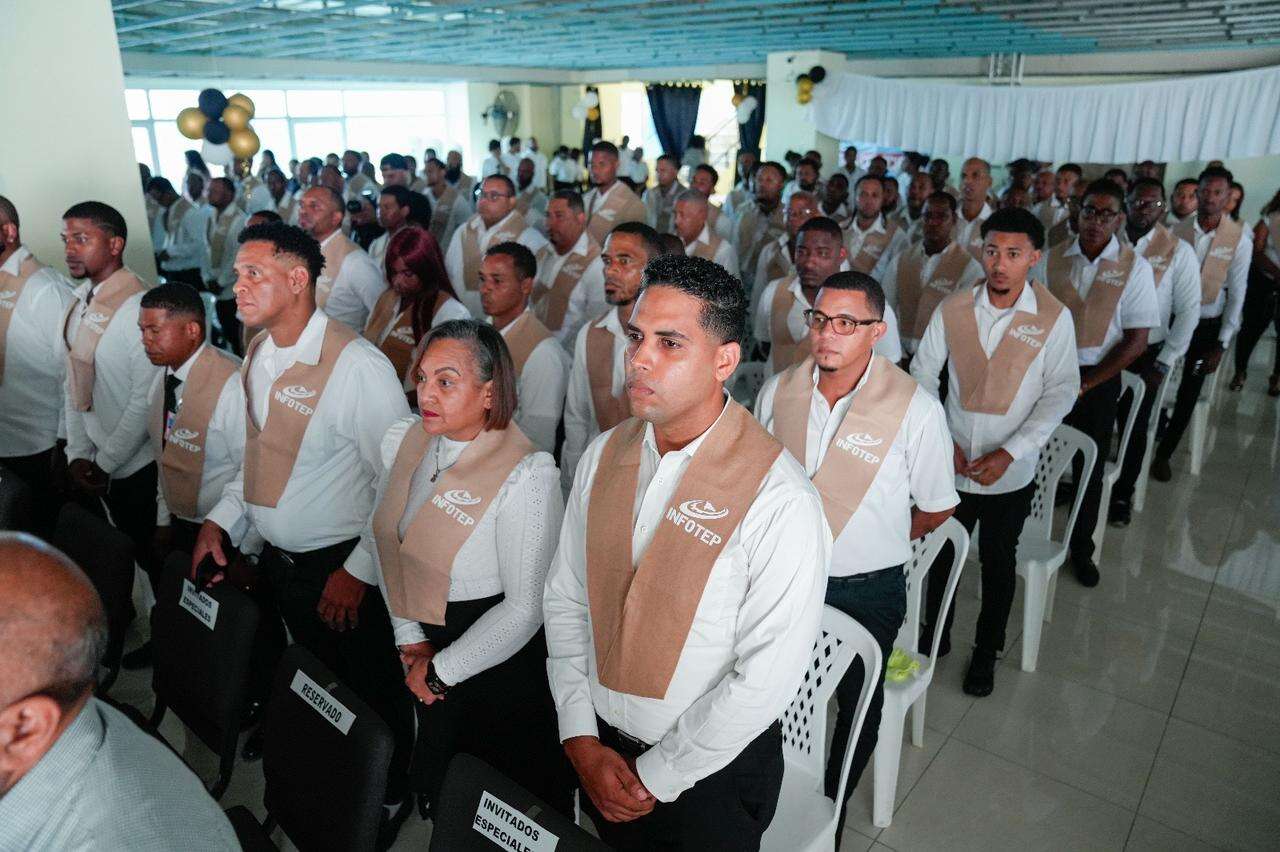 INFOTEP certifica 1,102 conductores en seguridad vial para vehículos pesados categorías 03 y 04.