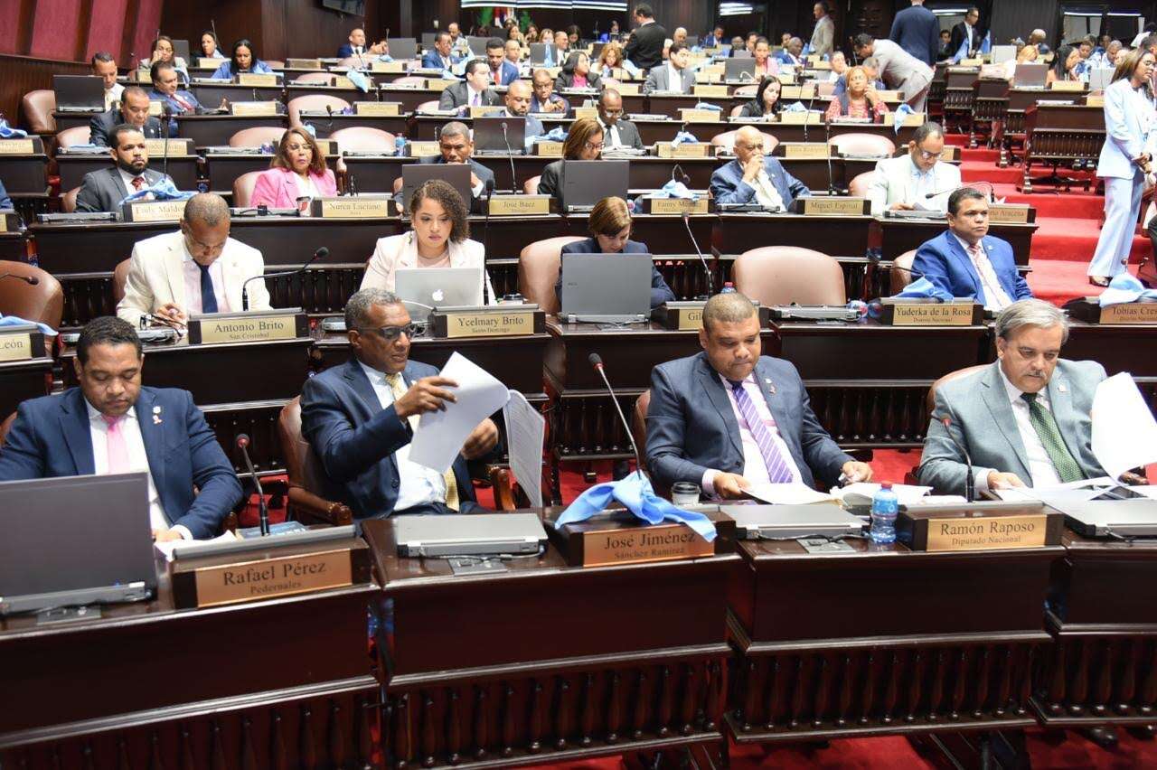 Diputados aprueban acuerdo de servicios aéreos con Guatemala