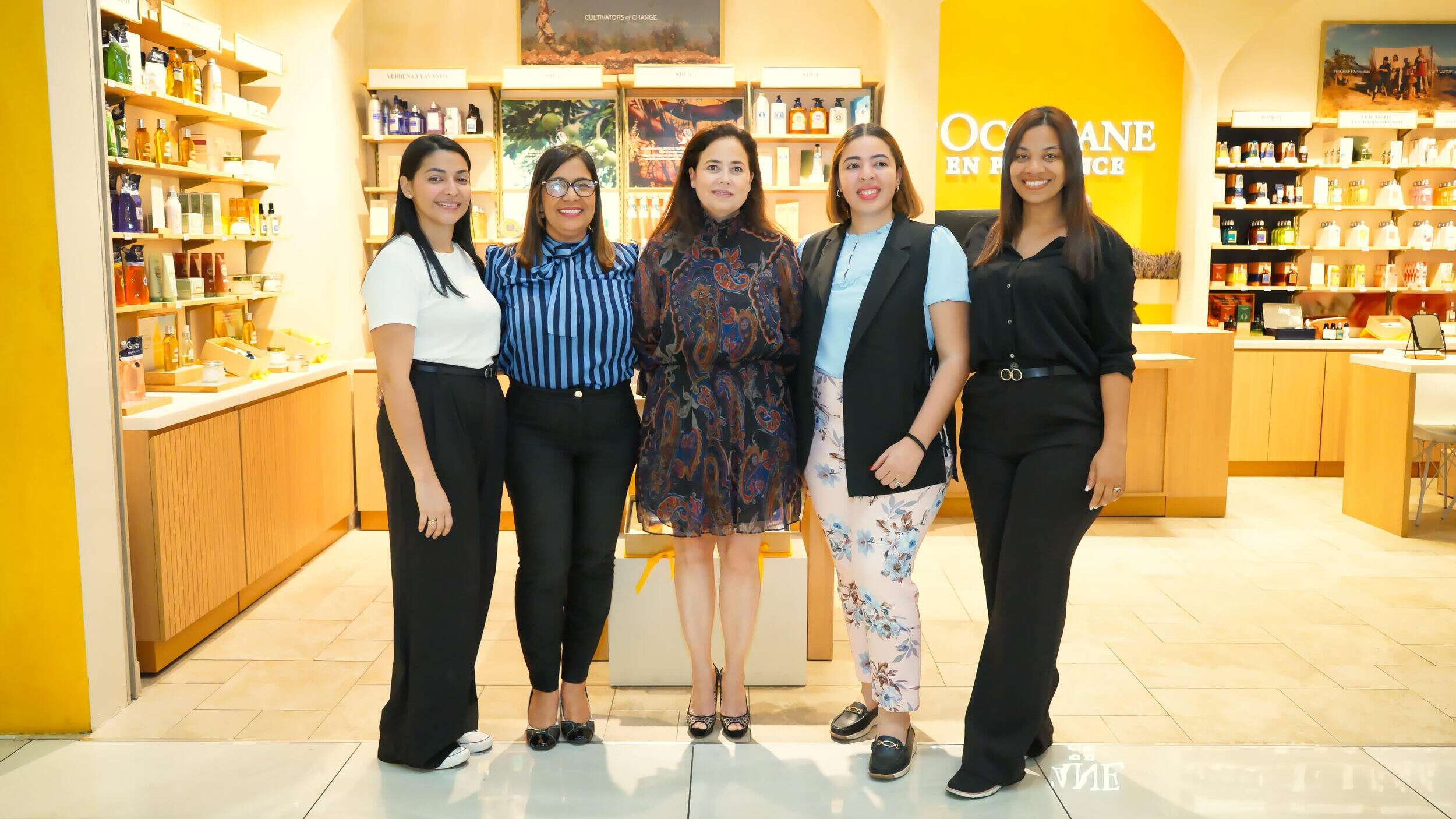 Relanzamiento del Immortelle Overnight Reset de L’Occitane en Downtown Mall