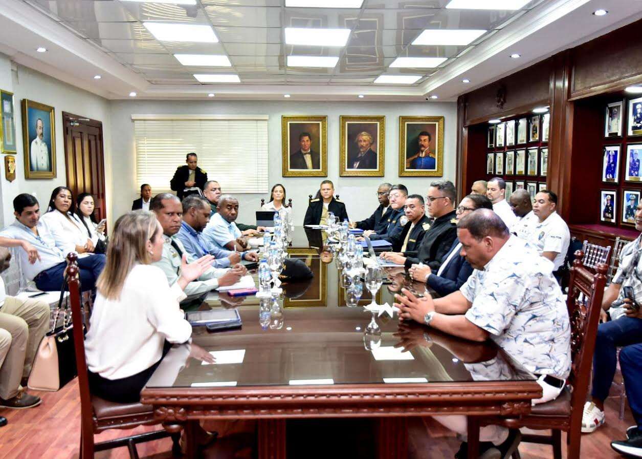 Adoptan medidas para fortalecer el orden y la seguridad de las operaciones turísticas en Bayahibe.
