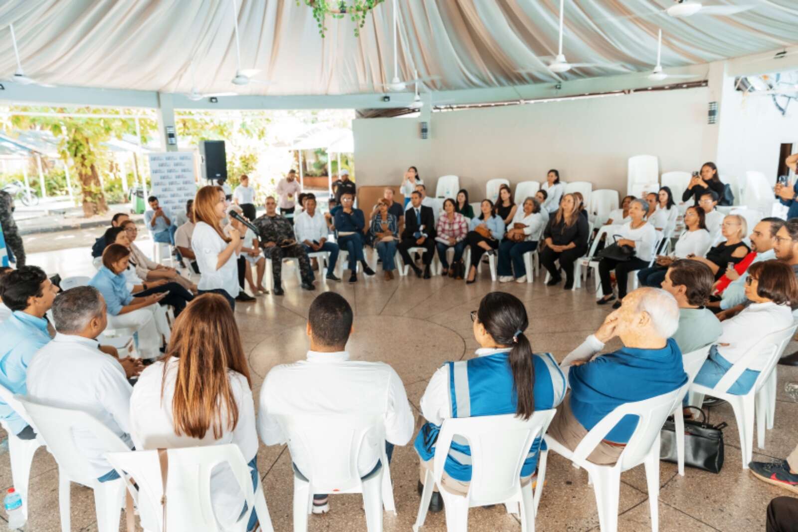 Carolina Mejía encabeza La Alcaldía Llega a Ti en Ensanche Paraíso