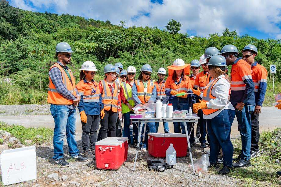 Barrick Pueblo Viejo realiza monitoreo ambiental con comunidades e INTEC