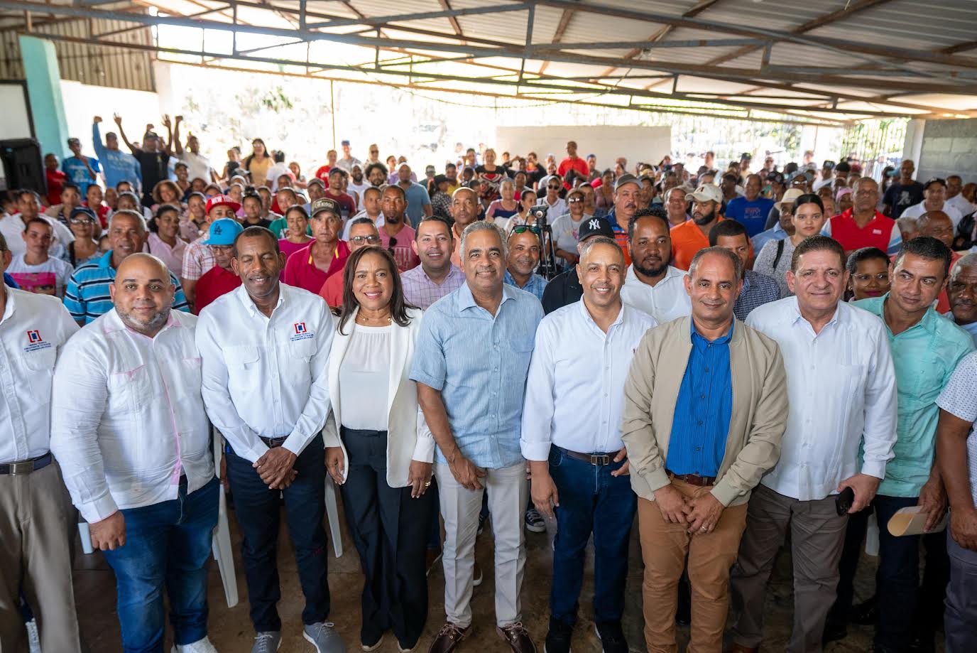 Gobierno inicia titulación para 650 familias en El Nuevo Llagal, Maimón