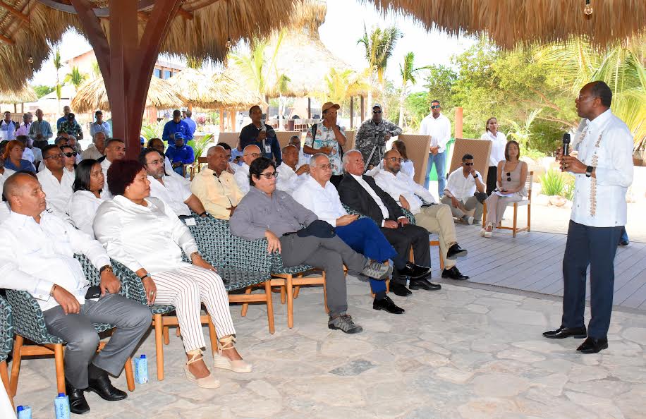 MITUR, FAO y entidades agrícolas abordan desafíos de producción en proyecto turístico de Pedernales