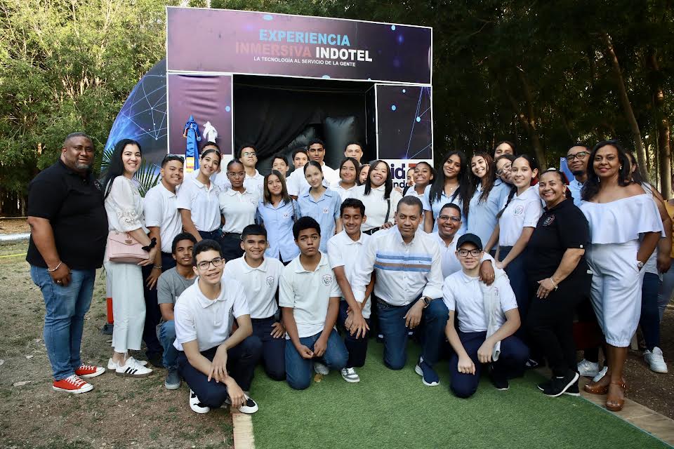 INDOTEL lleva tecnología a santiagueros con Domo Inmersivo