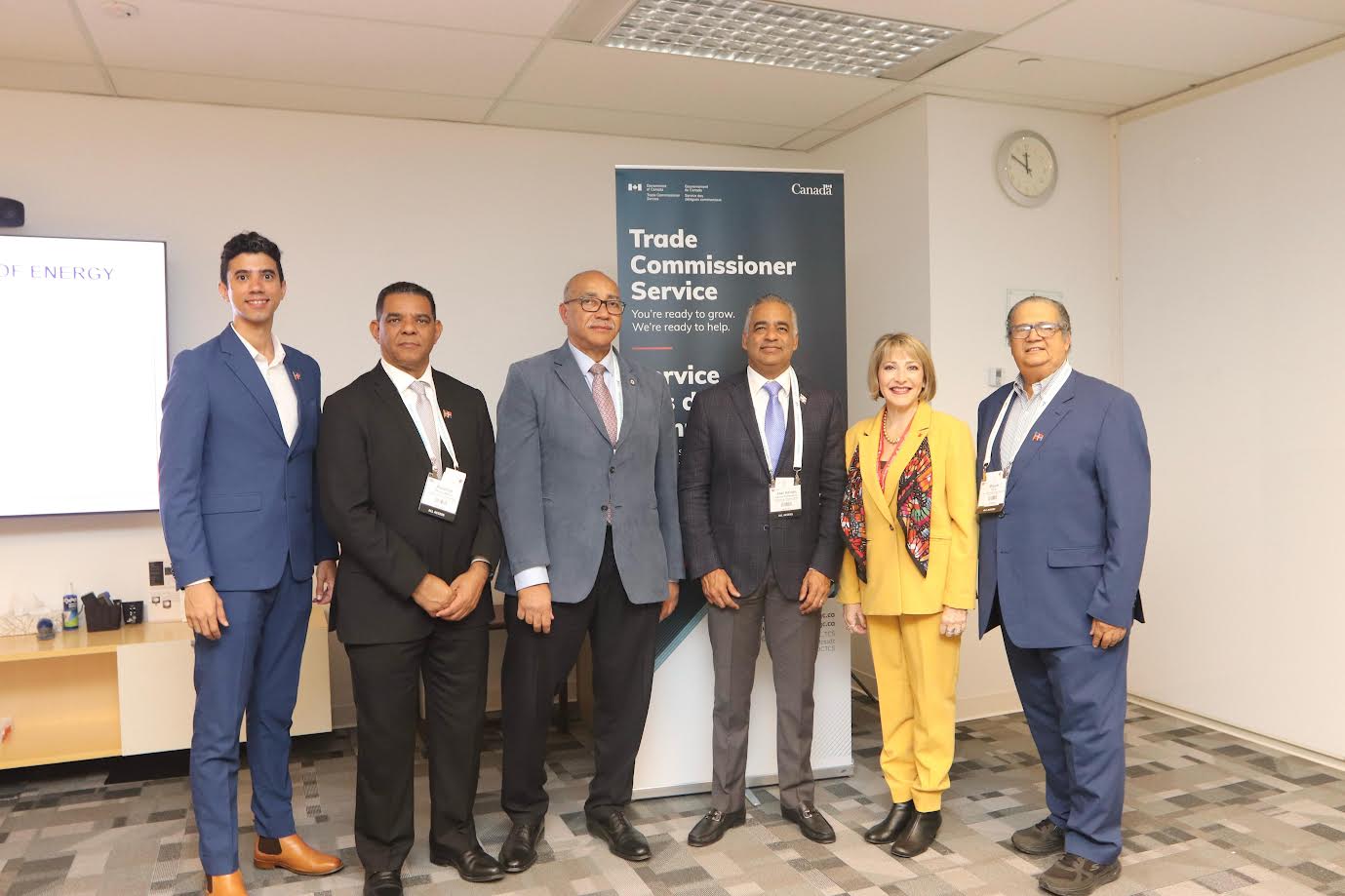 Ministro Joel Santos asistió a la convención minera en Canadá