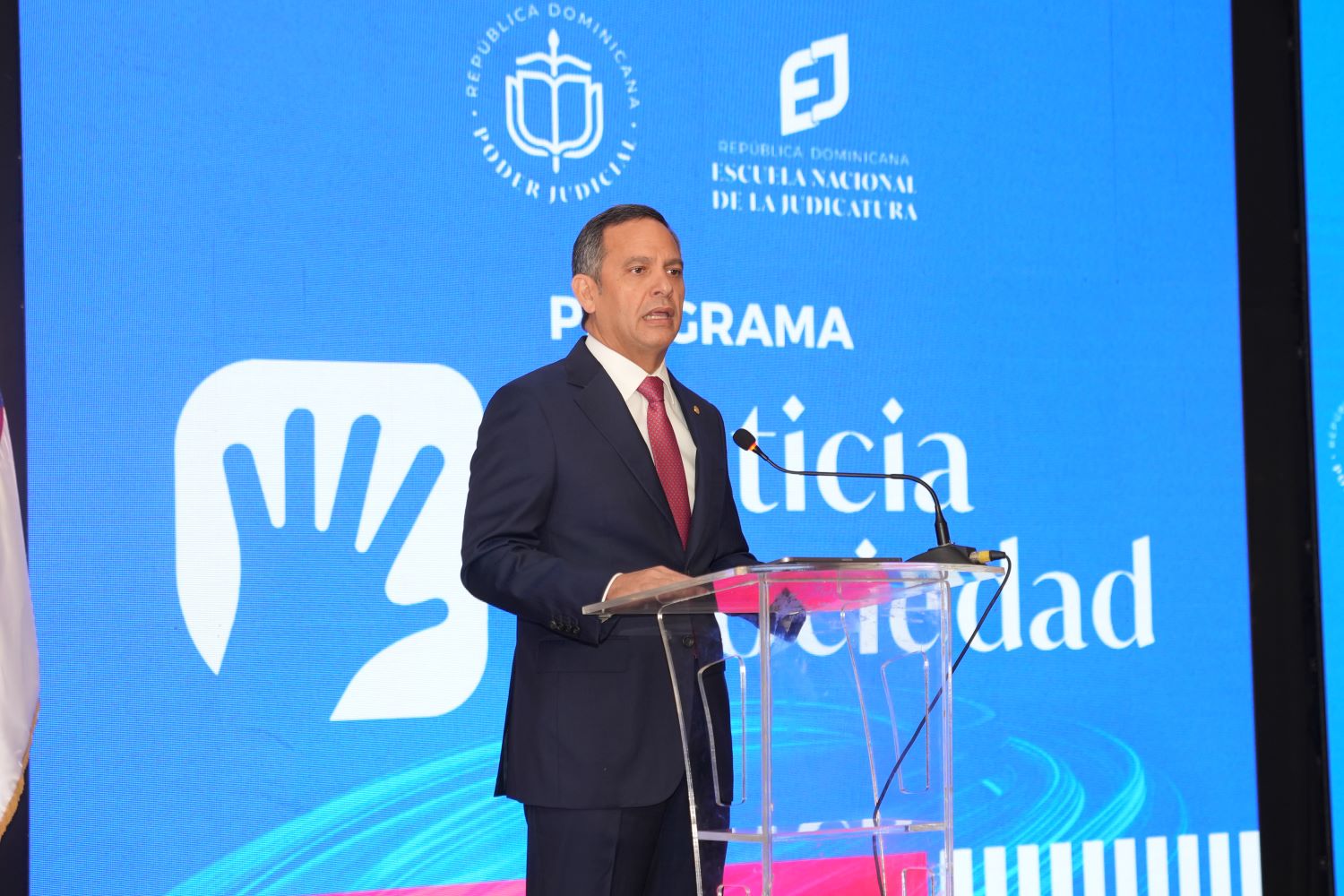 Henry Molina: «La confianza en la justicia se construye con una sociedad informada y participativa»