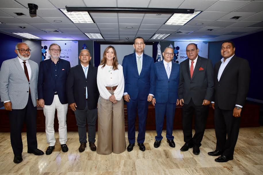 INDOTEL y Unibe abogan por un periodismo ético y el combate a desinformación