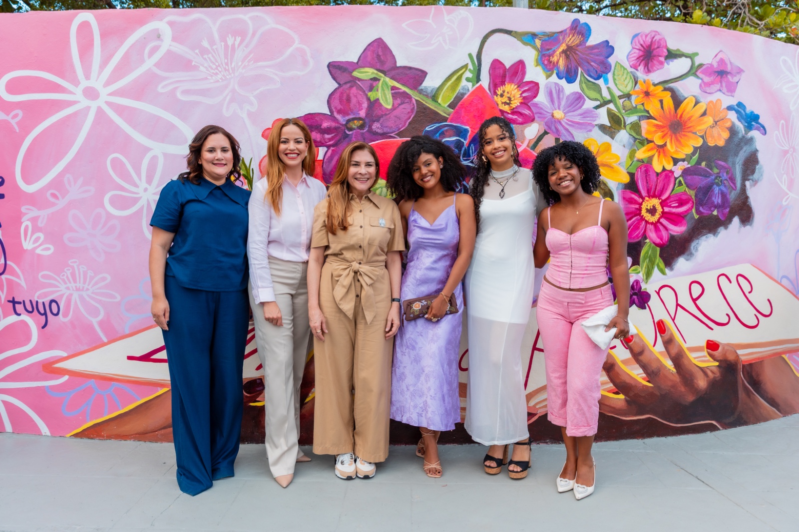 Alcaldía del Distrito Nacional y Centro Carter develan mural sobre el derecho a la información de las mujeres