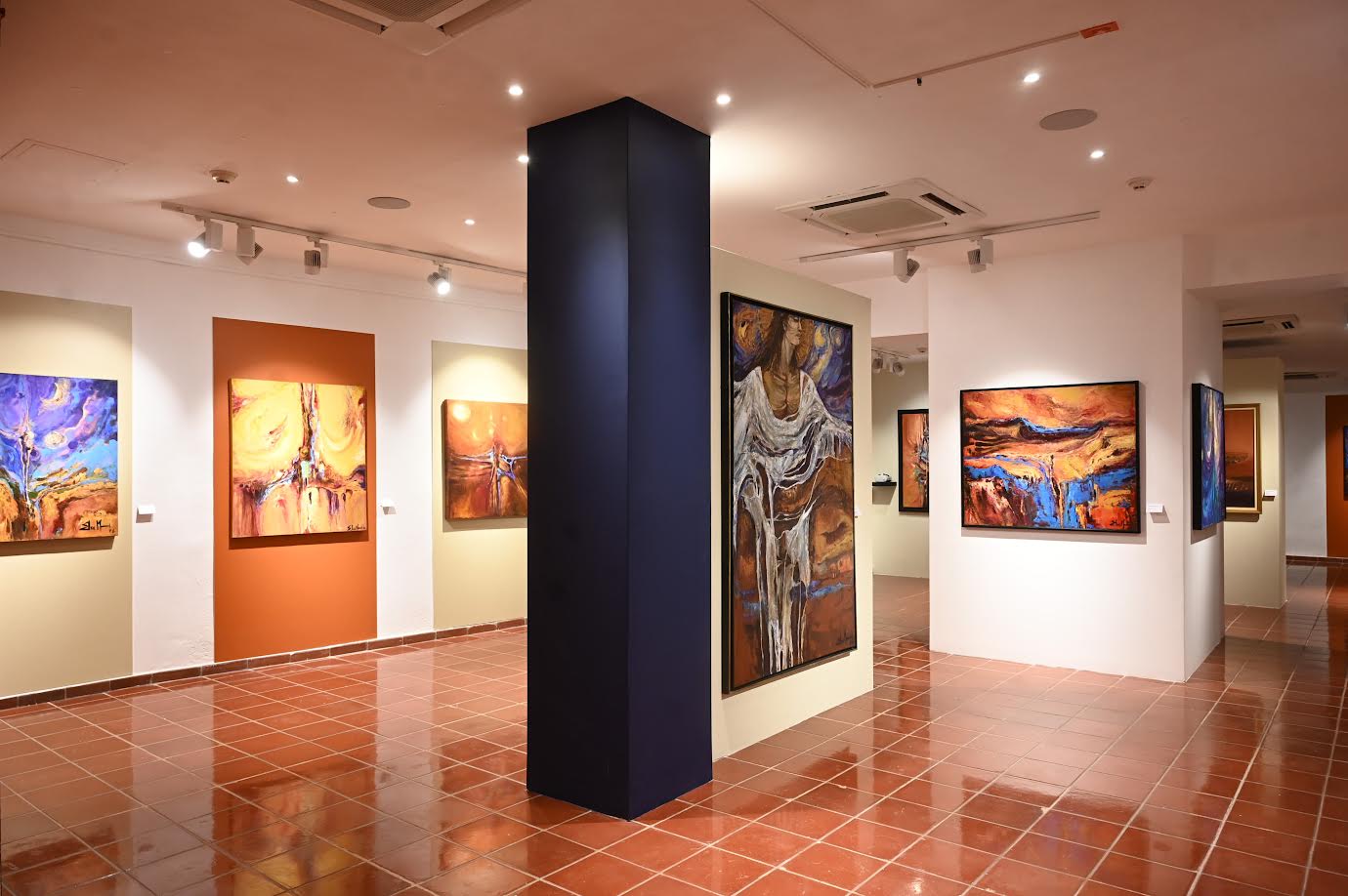 Centro Cultural Banreservas expone 29 obras de “Elsa Núñez. Homenaje a la madre tierra”