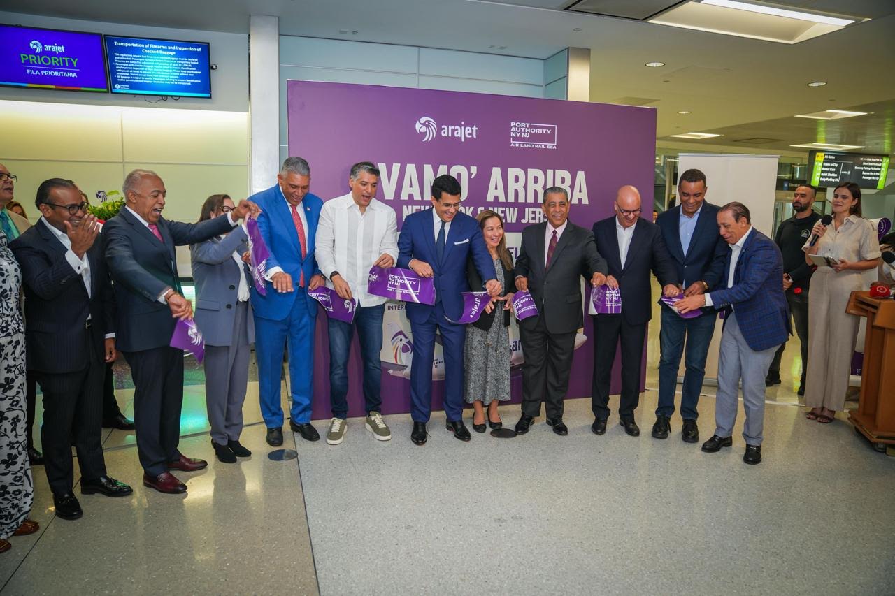 David Collado inaugura vuelo a Nueva York de Arajet