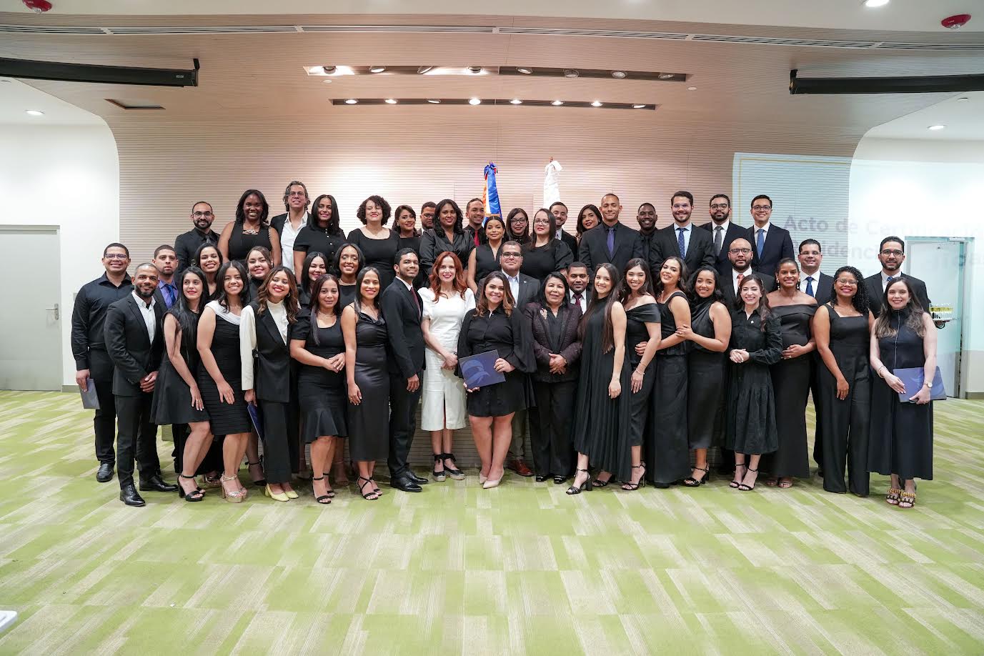 CEDIMAT certifica 48 nuevos especialistas en 16 programas médicos