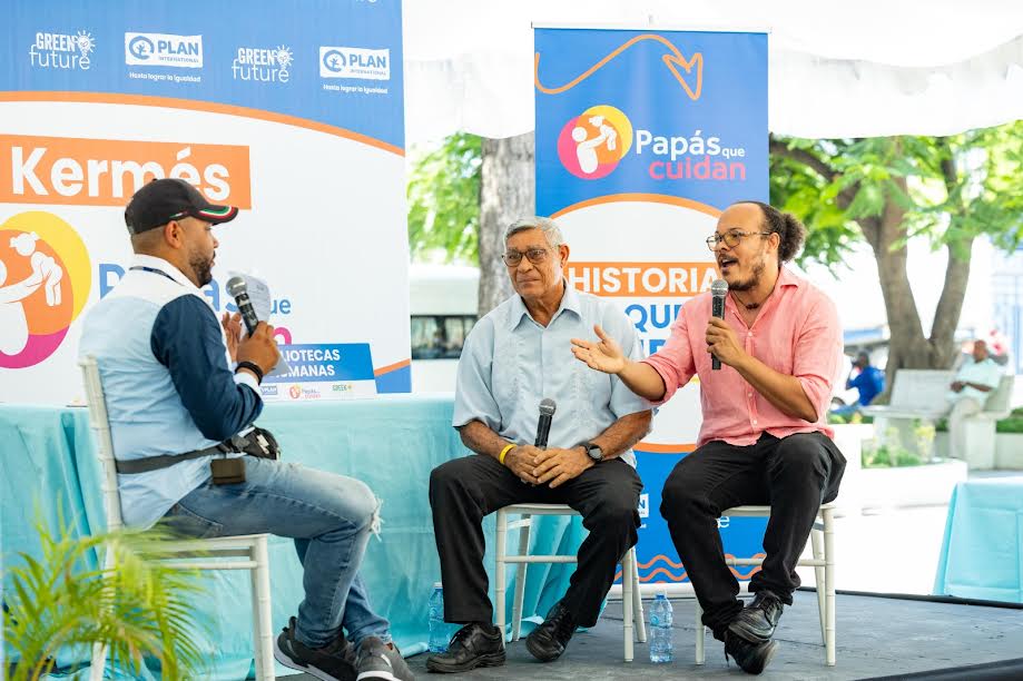 Papás que cuidan alzan la voz en Azua»