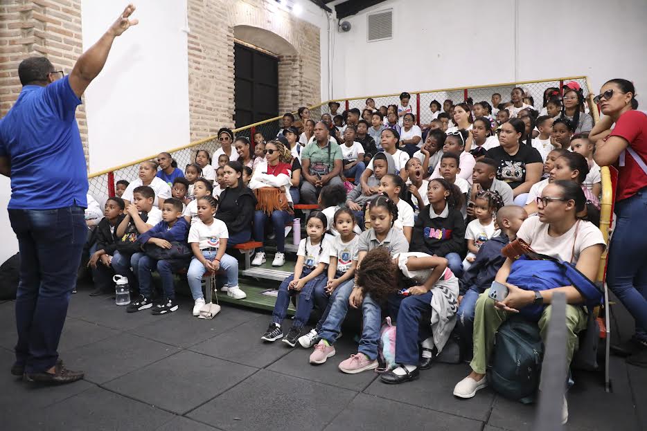 Edeeste impacta a más de 5 mil personas con charla de eficiencia energética