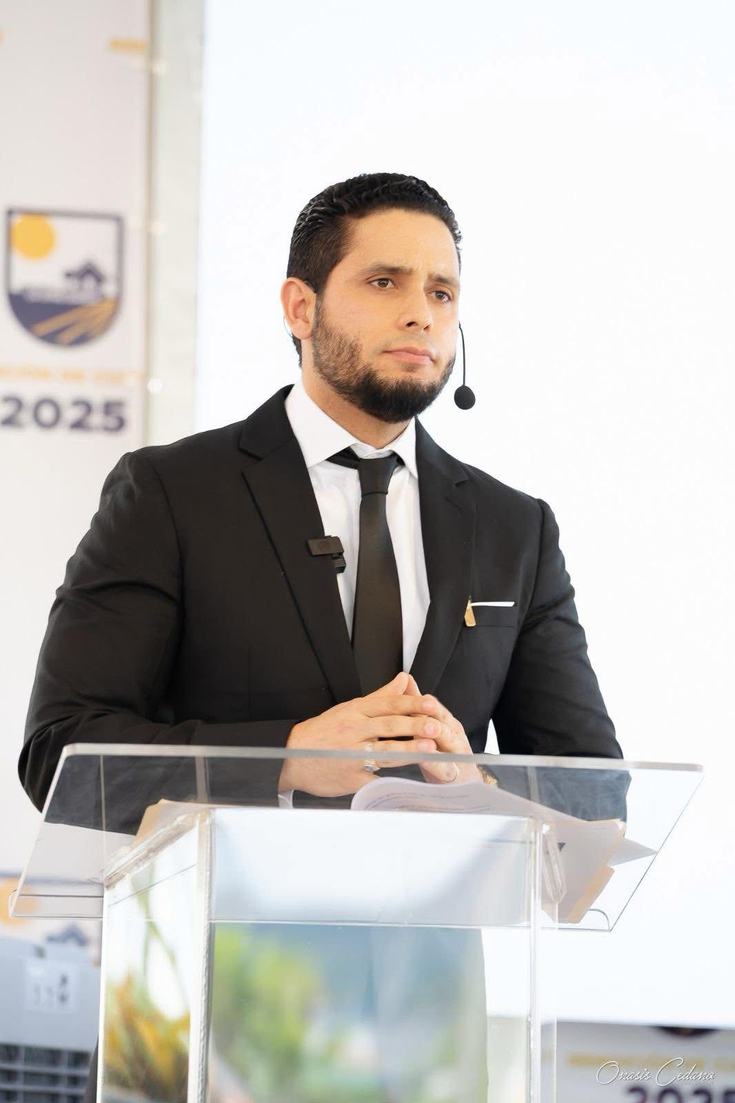 Alcalde de La Otra Banda respalda reglamento de la Ley de Ordenamiento Territorial y Uso de Suelo