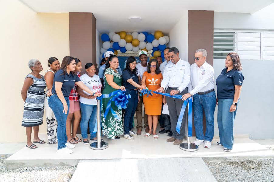 El proyecto Nuevos Horizontes sigue creciendo: entregan segundo salón comunal y campo de béisbol