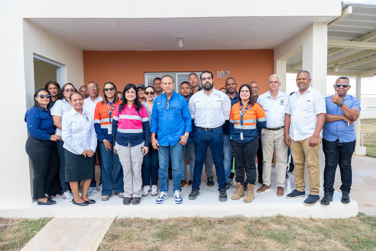 Alcalde de Cotuí visita proyecto de reasentamiento de Barrick Pueblo Viejo