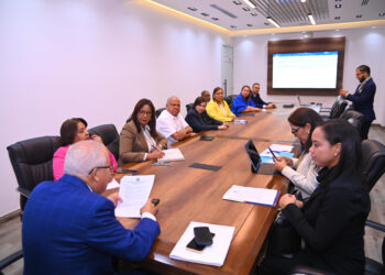 Diputados escuchan a Educación y SNS sobre aulas hospitalarias