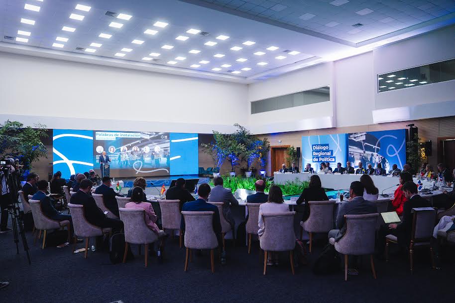 Ministros de Transporte acuerdan crear red regional para transformar el sector