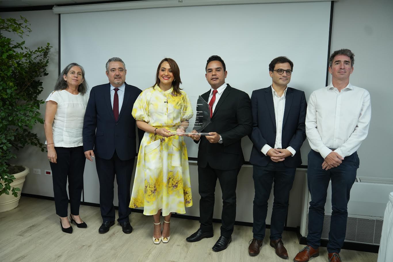 Yayo Sanz Lovatón es reconocido por modernizar y eficientizar Aduanas