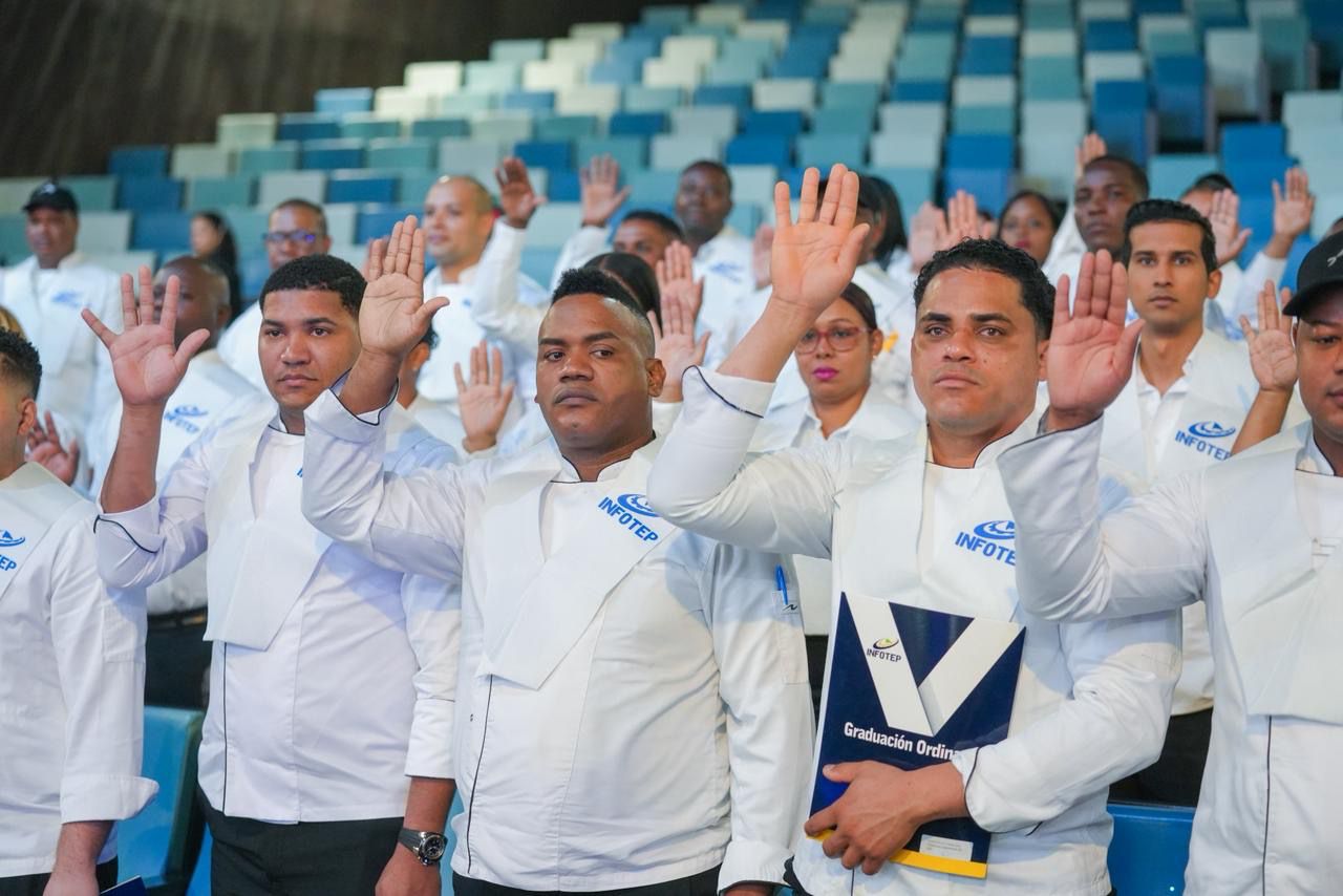 INFOTEP gradúa por validación ocupacional a 82 técnicos de la industria hotelera del Este