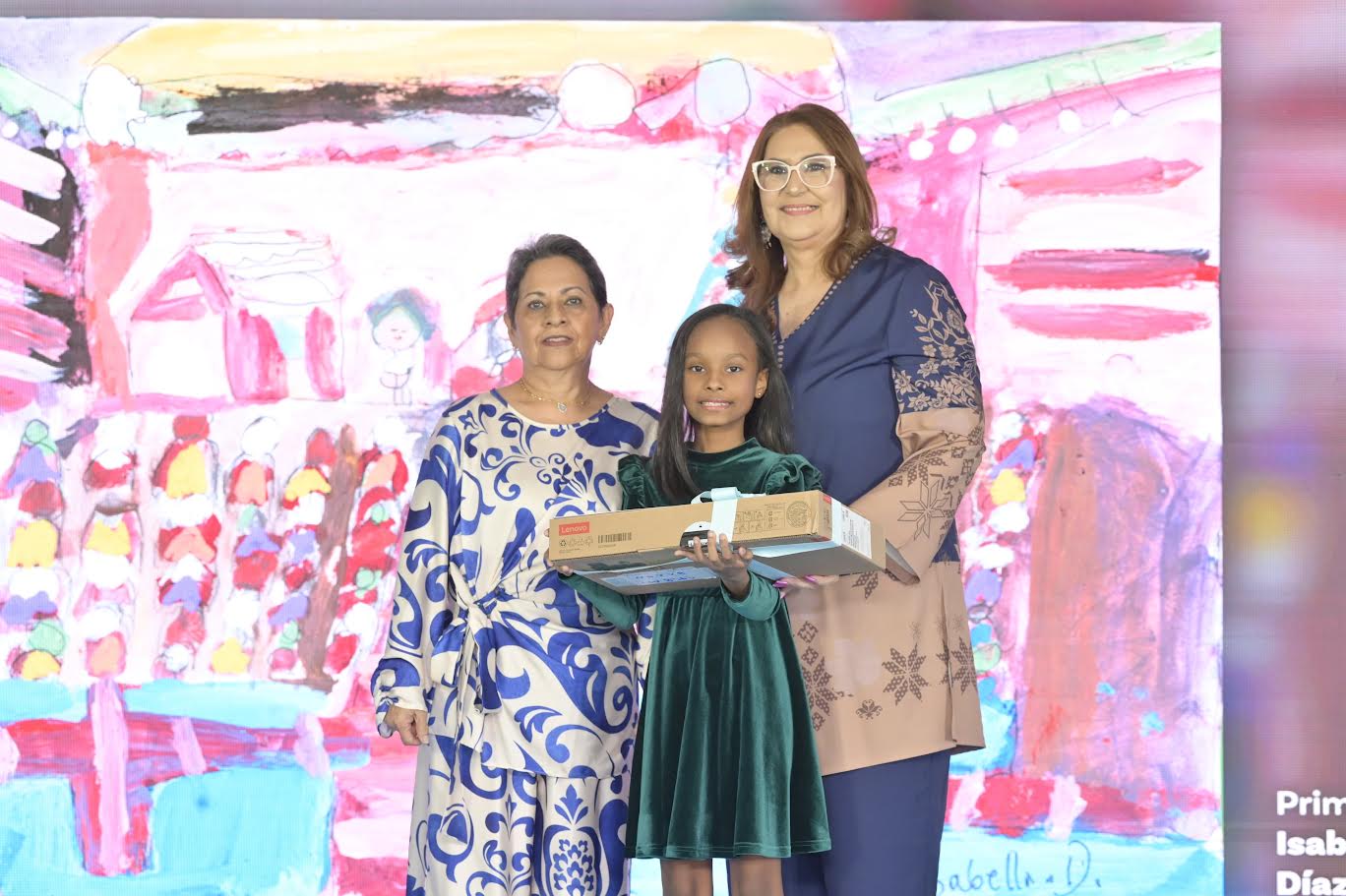 Voluntariado Banreservas premia ganadores del 56.º Concurso de Pintura Infantil Navideño Nidia Serra