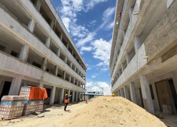 Avanza construcción de complejo educativo-deportivo en Manoguayabo