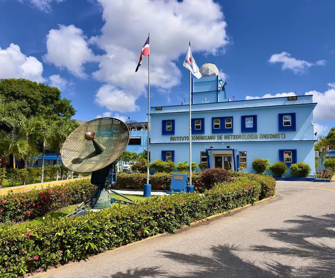 Indomet prevé lluvias dispersas en la mañana y aguaceros en la tarde por vaguada y sistema frontal