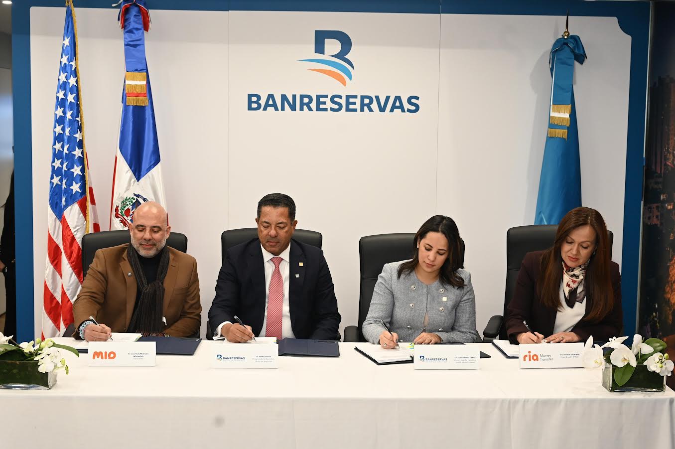 Banreservas, MIO y Ria Money Transfer impulsan remesas e inclusión financiera en RD