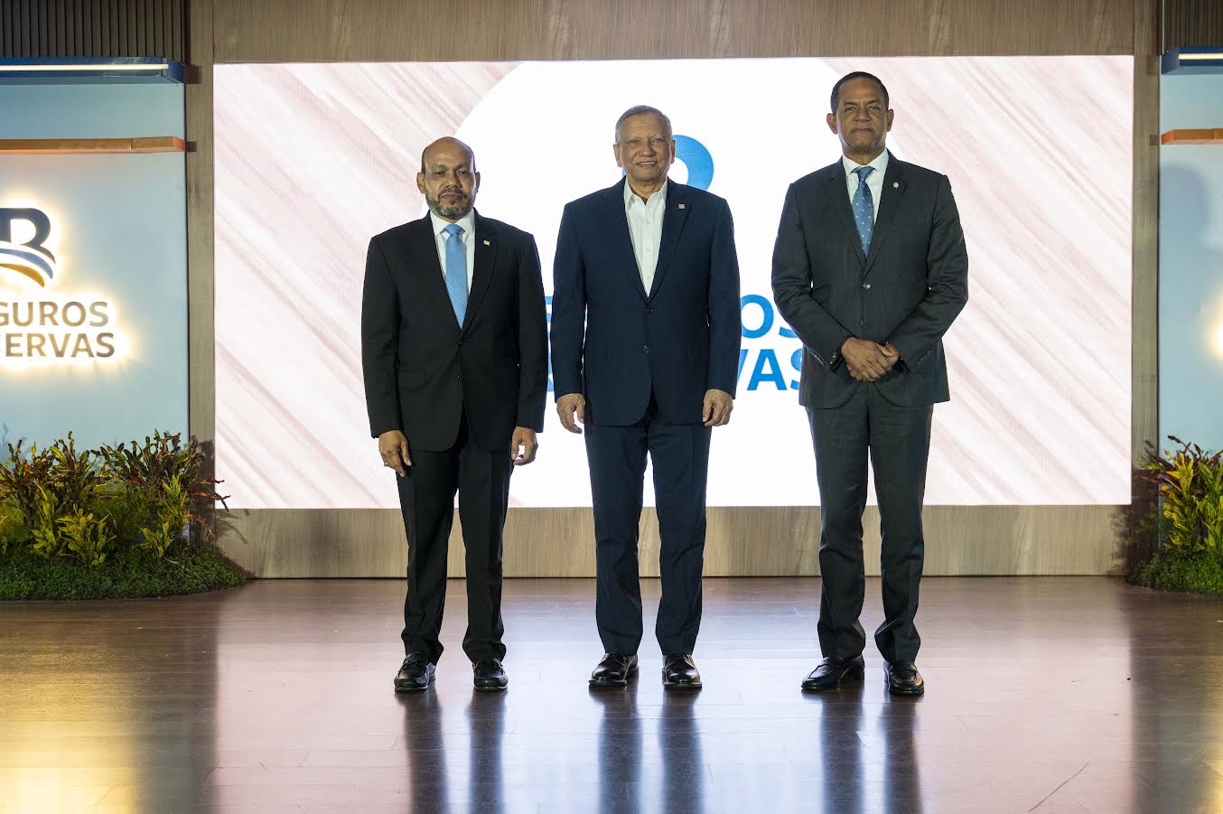 Seguros Reservas celebra su 24.o aniversario y reconoce a aliados destacados