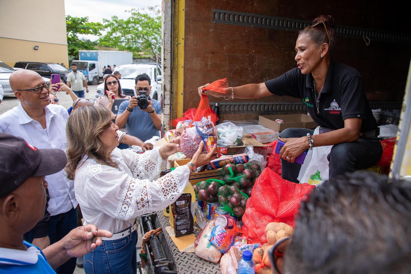 Gabinete Social asiste nuevamente a familias afectadas en Gaspar Hernández
