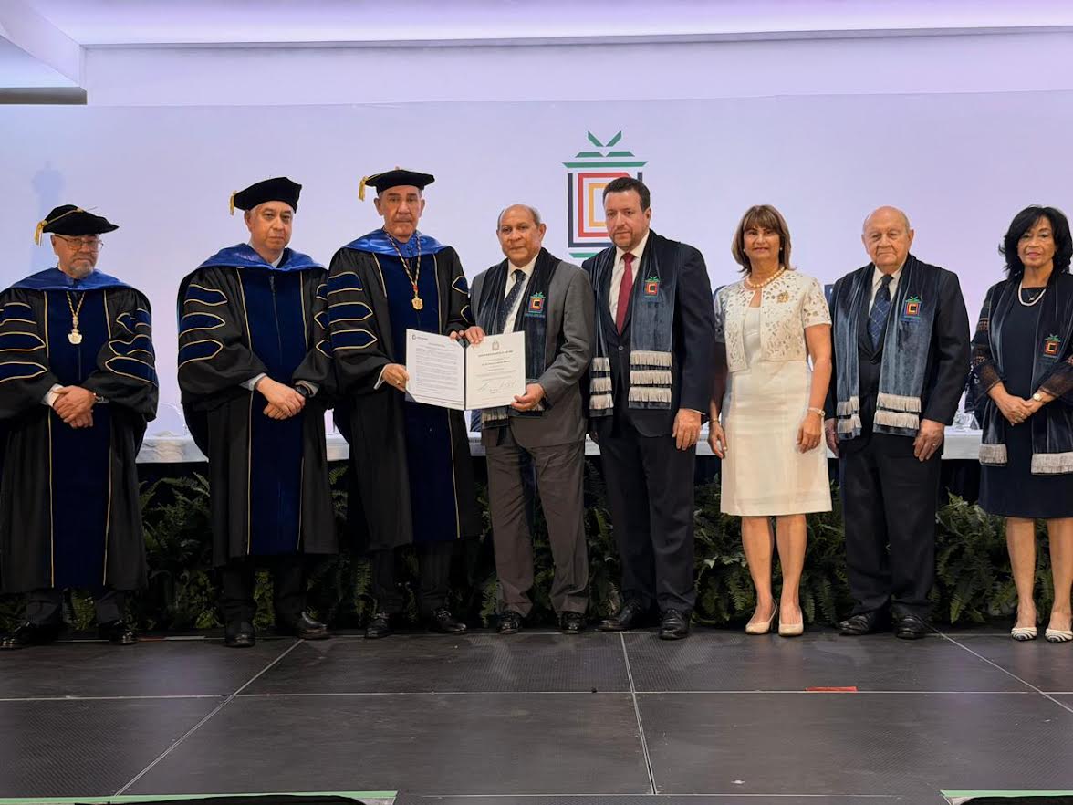 UNICARIBE otorga doctorado Honoris Causa a Franklin García Fermín