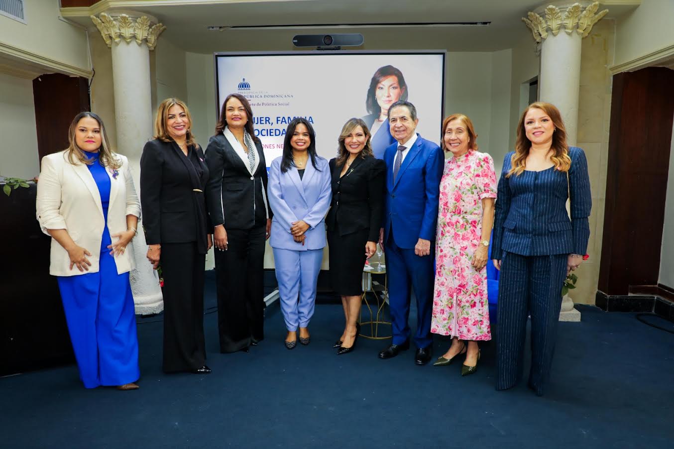 Geanilda Vásquez dicta conferencia sobre brechas de género y liderazgo femenino en RD