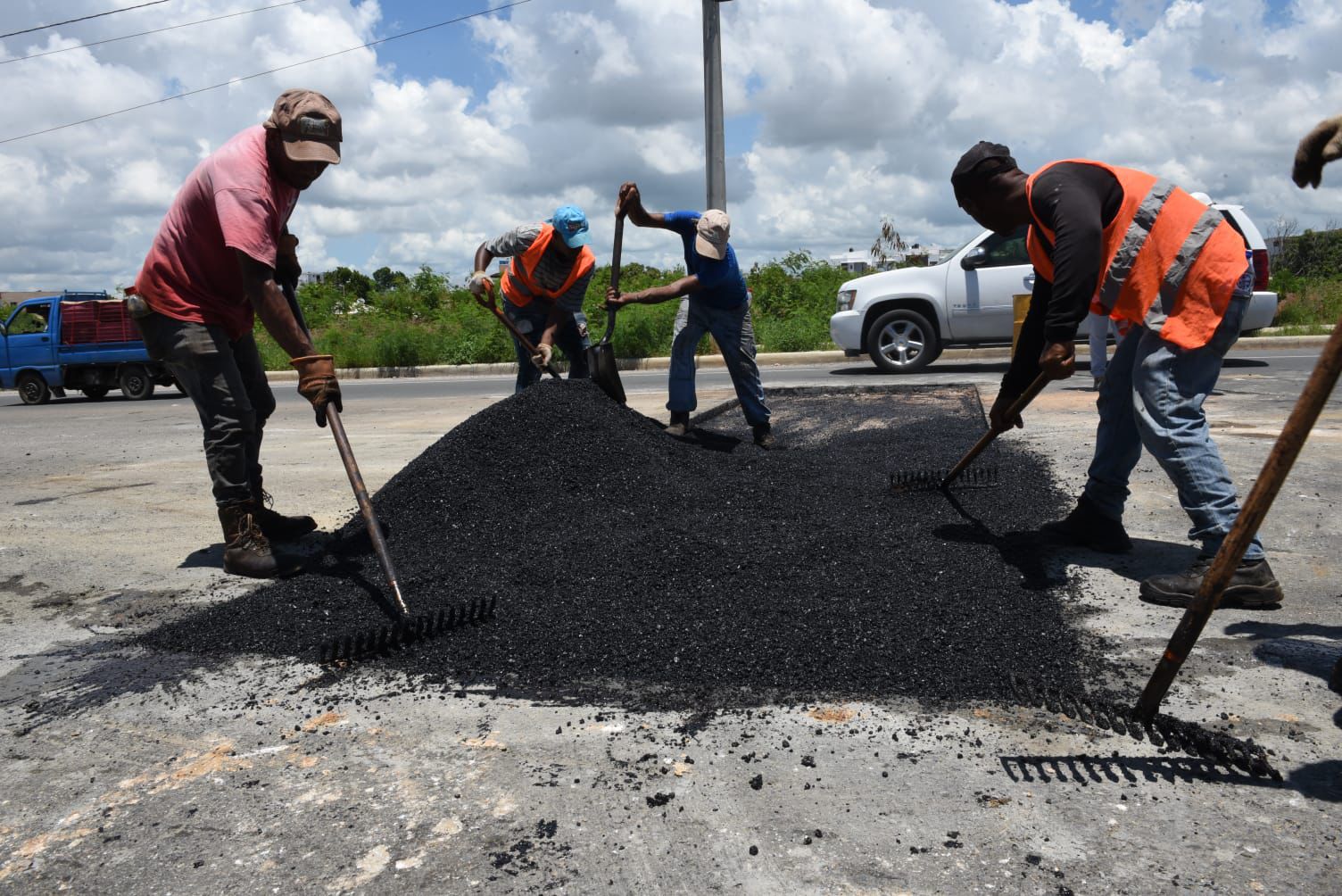 CAASD avanza con asfaltado en el Gran Santo Domingo